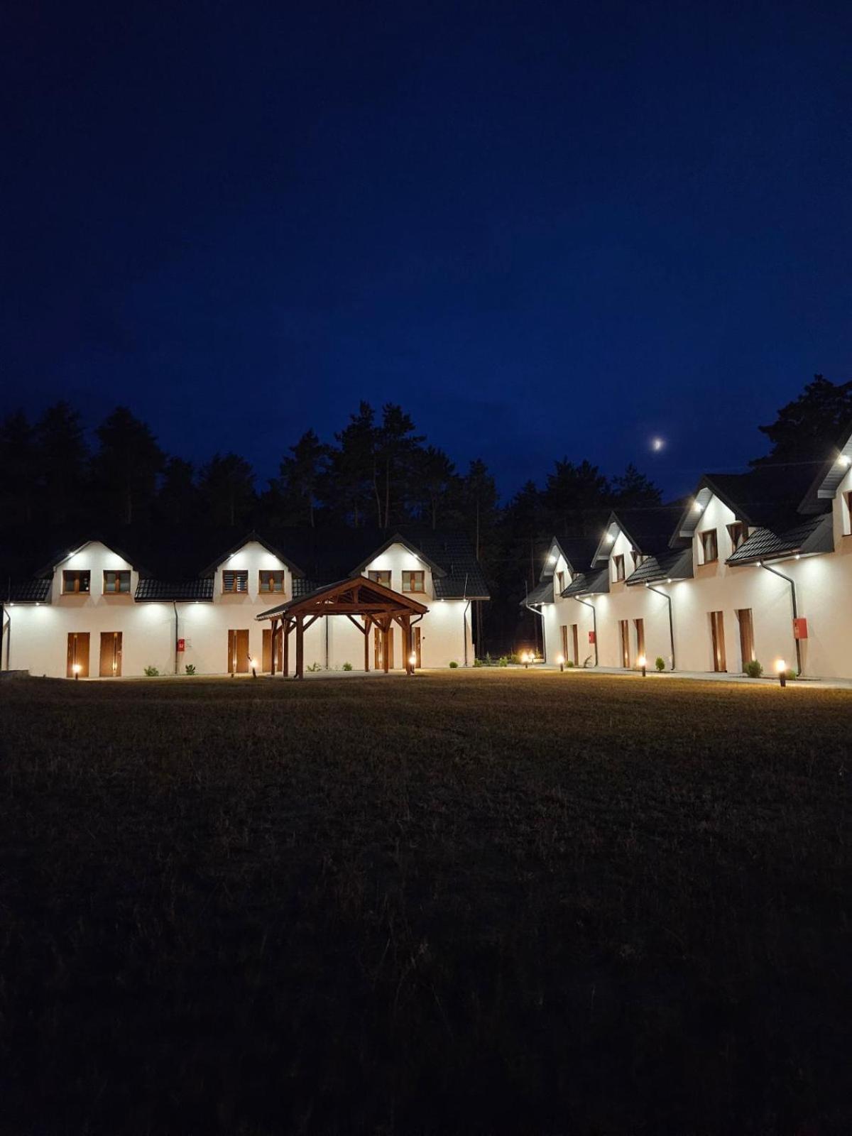 Lesny Zakatek Sielpia Wielka Bagian luar foto